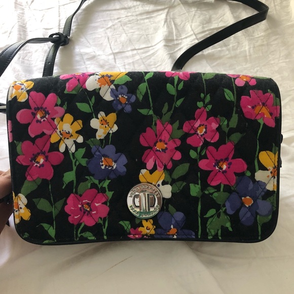Vera Bradley Handbags - NWOT! Vera Bradley Purse
